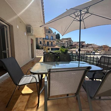 We Home Taormina Center With Parking Exterior photo