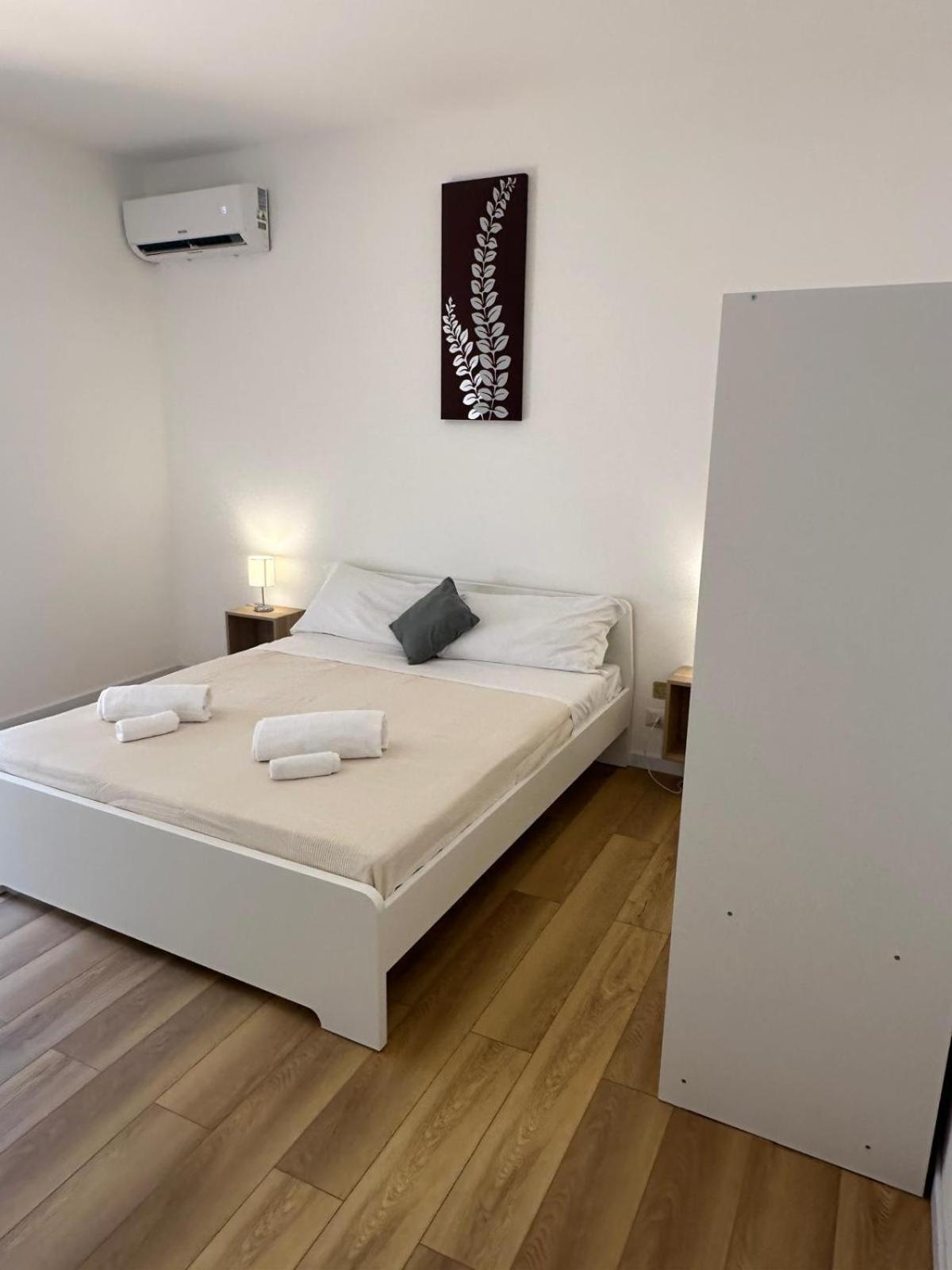 We Home Taormina Center With Parking Exterior photo