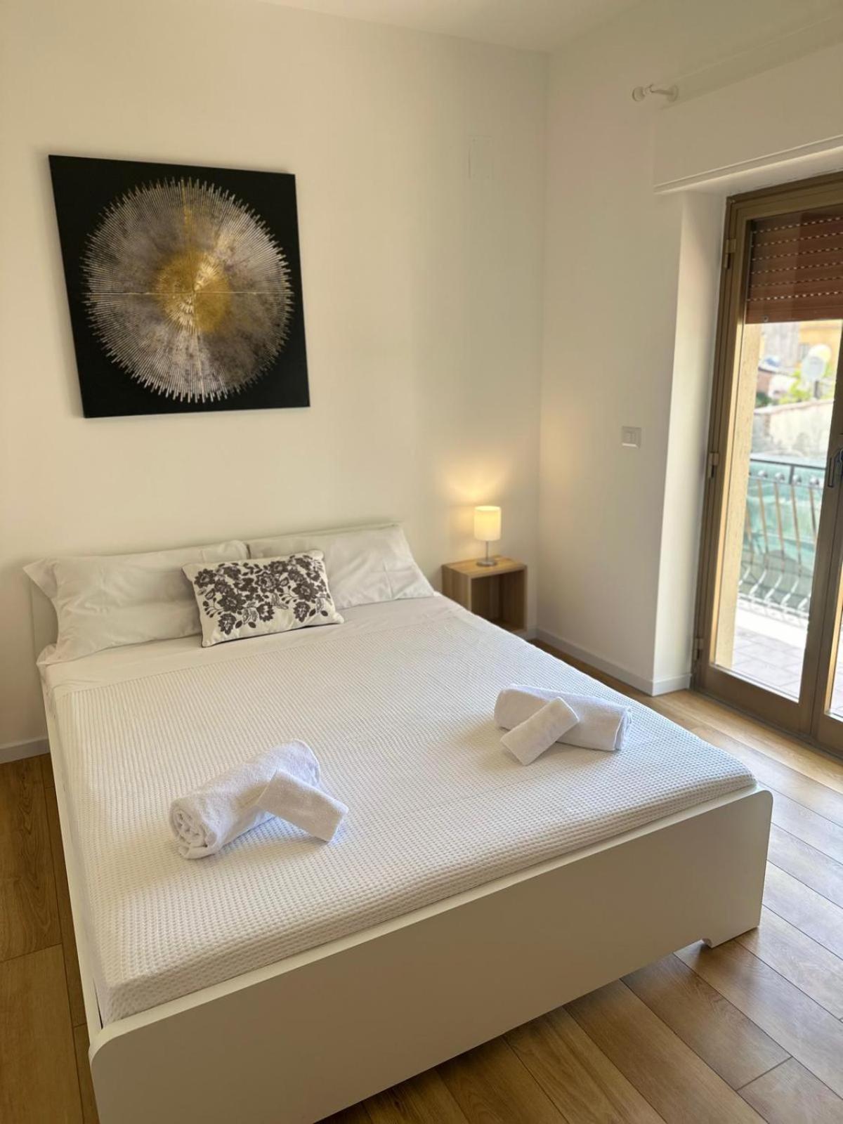 We Home Taormina Center With Parking Exterior photo